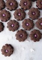 markizy-kakaowe-z-ganache-czarna-porzeczka-iga-sarzynska-wzrusza-torun